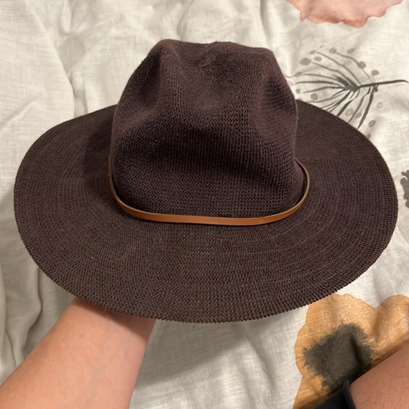 Urban Outfitter hat worn once - Picture 3 of 3